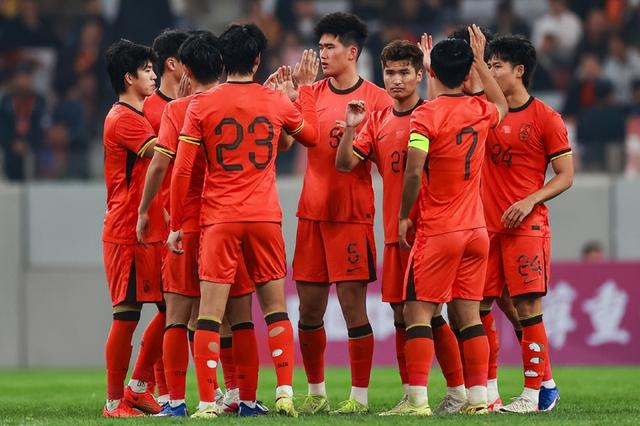 1-1战平朝鲜后，中国四队保持六场不败，球迷齐