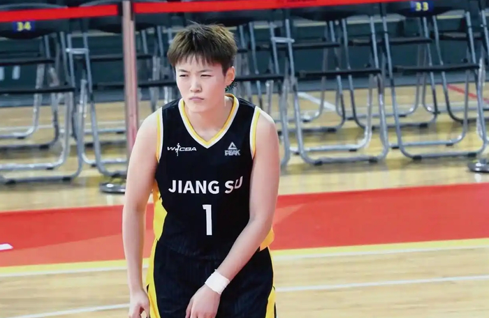 22岁1米84的孙宇在WCBA季后赛崛起：半决赛16分6篮